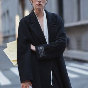 Babaton | The Slouch™ Coat - (Re)Camel Wool | Black | Size 1 (small) | Italy